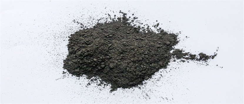 胶体石墨具有自润滑性和可塑性